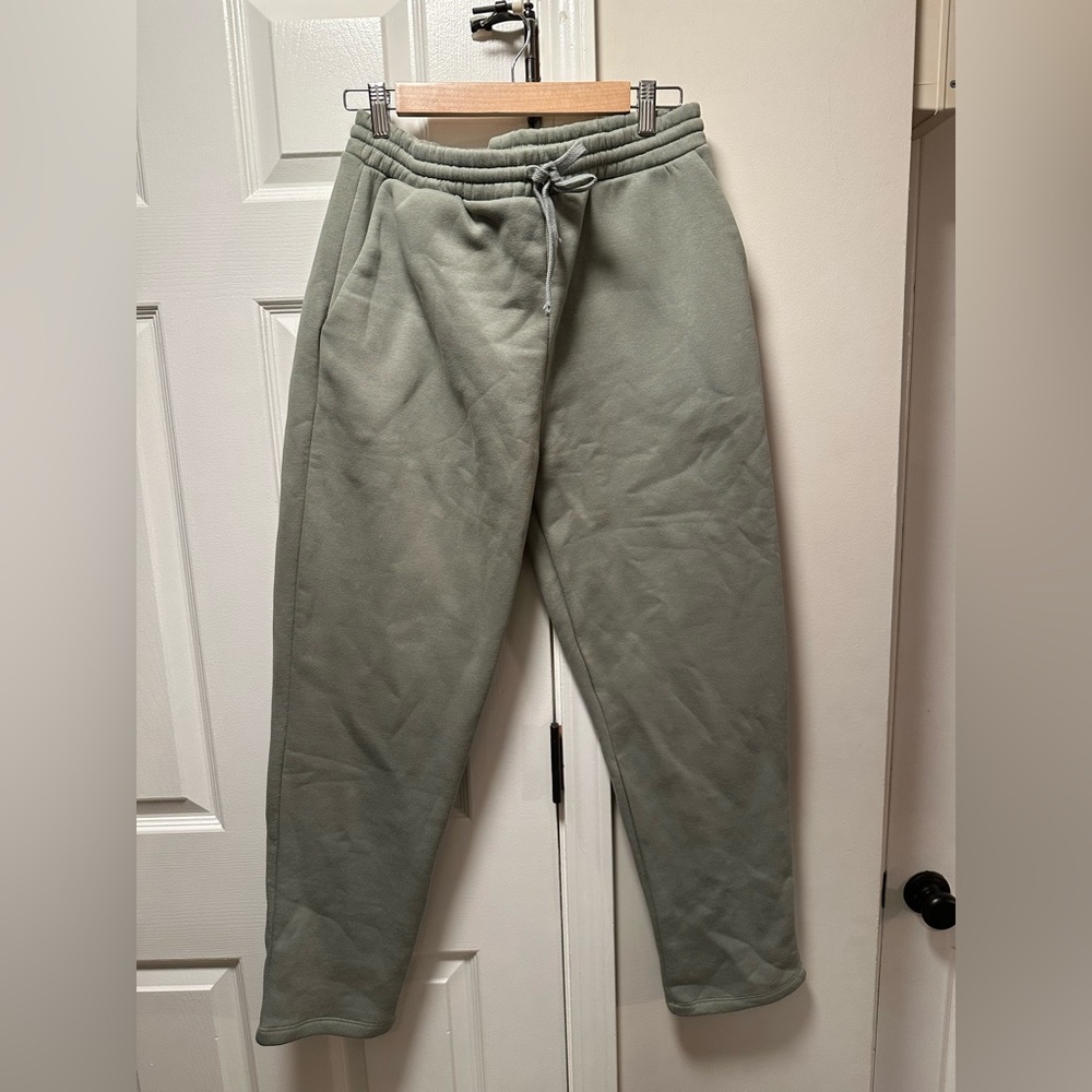 Light green sweatpants (NWT)